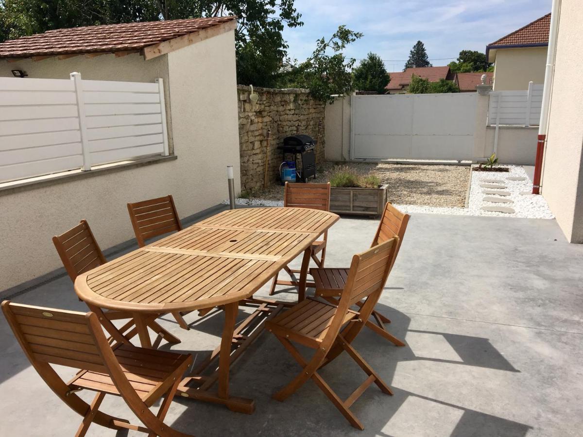 Montalieu Sejour 2 Maisons, Les Tulipes Ou Les Bambous Exterior photo